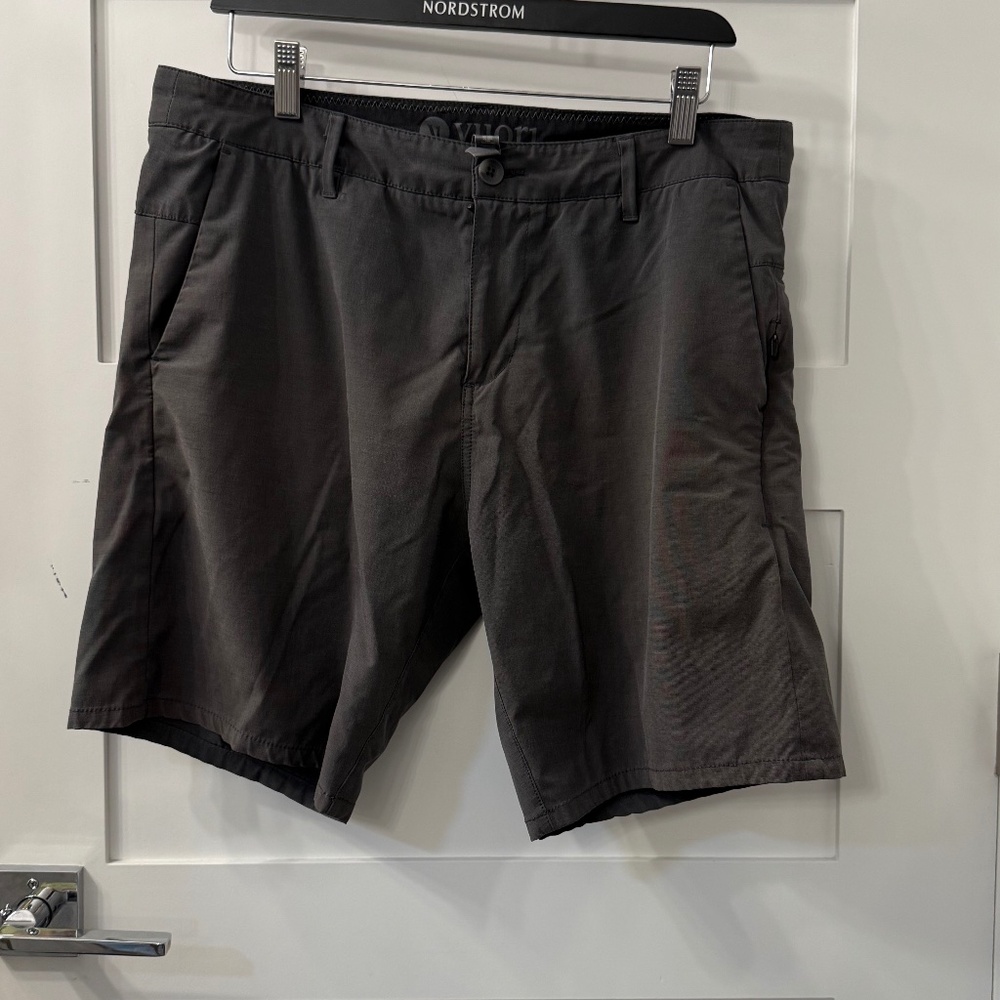 Vuori Men's Hybrid Shorts - Charcoal